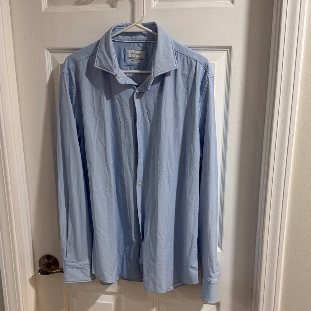 Men's Light Blue Dress Shirt with Point Collar - Classic Tailored Style